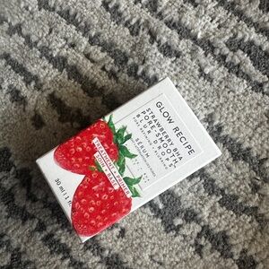Glow Recipe Strawberry BHA pore smooth blur drops